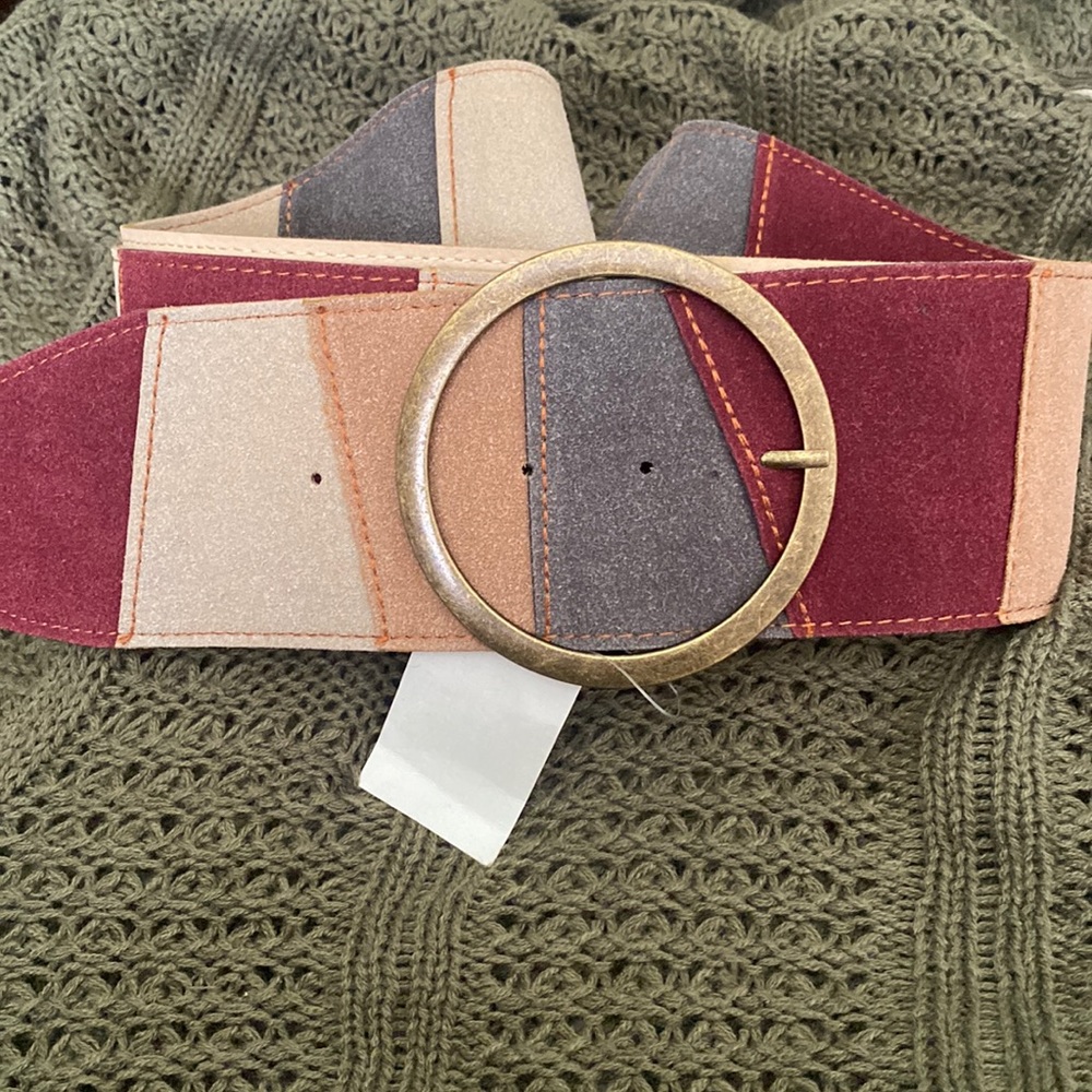 Multicolor belt